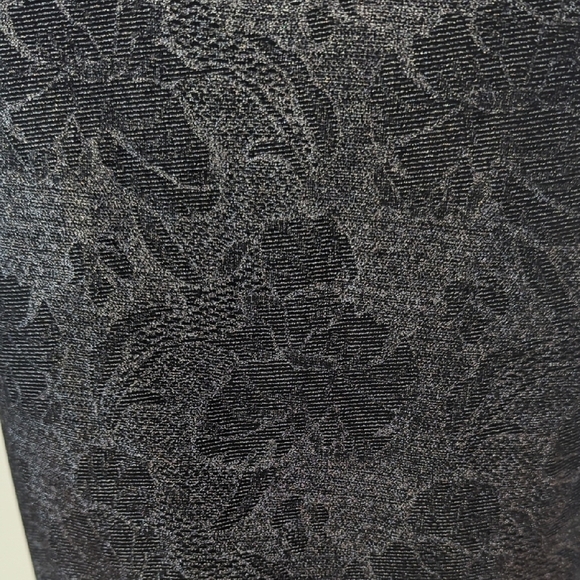 Asymmetrical Silver and Black Tank Top - Picture 9 of 11